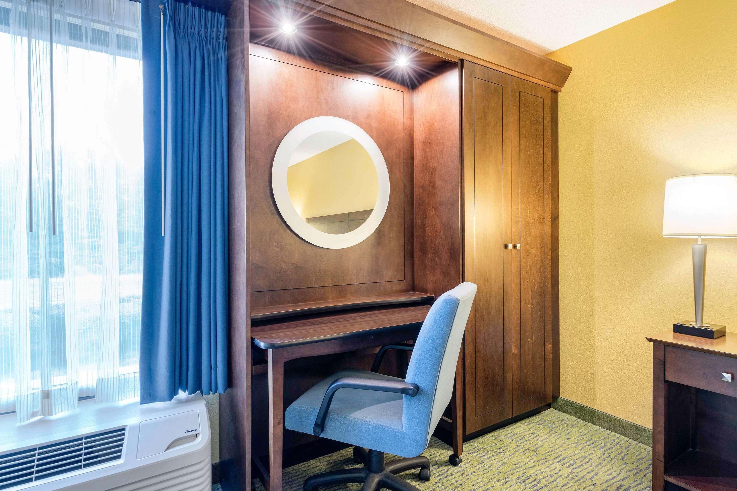 Comfort Inn & Suites Newark - Wilmington Extérieur photo