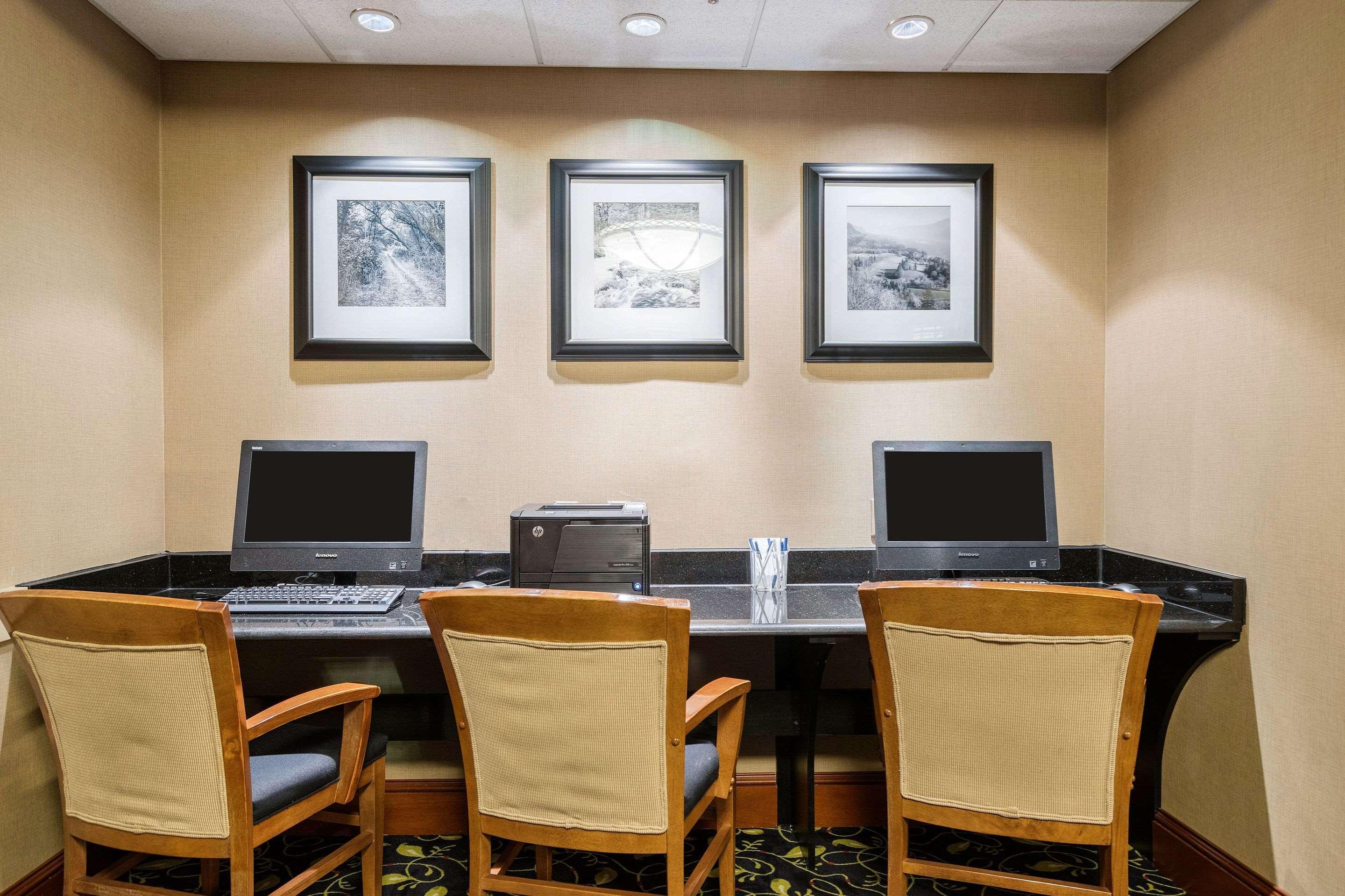 Comfort Inn & Suites Newark - Wilmington Extérieur photo