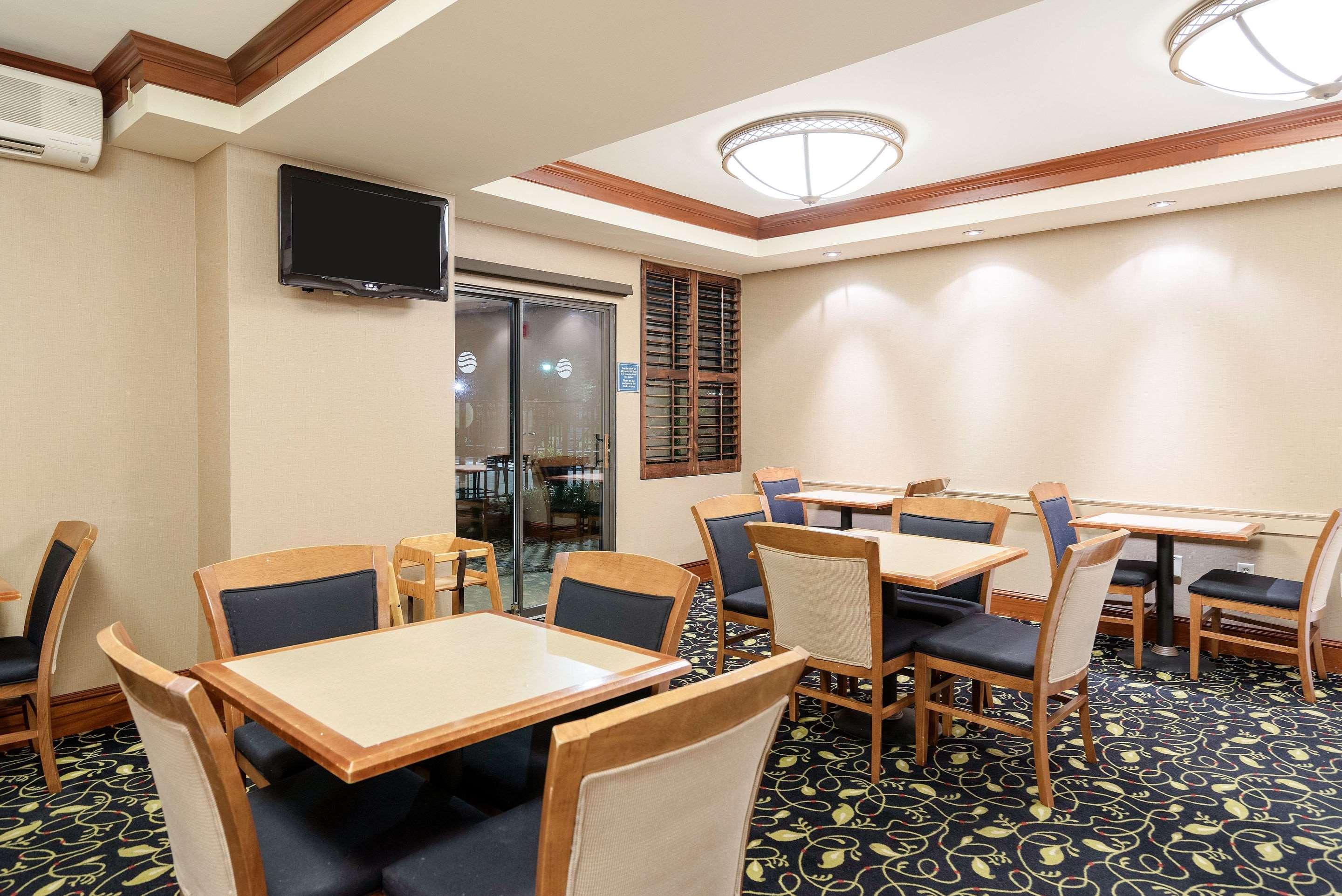 Comfort Inn & Suites Newark - Wilmington Extérieur photo
