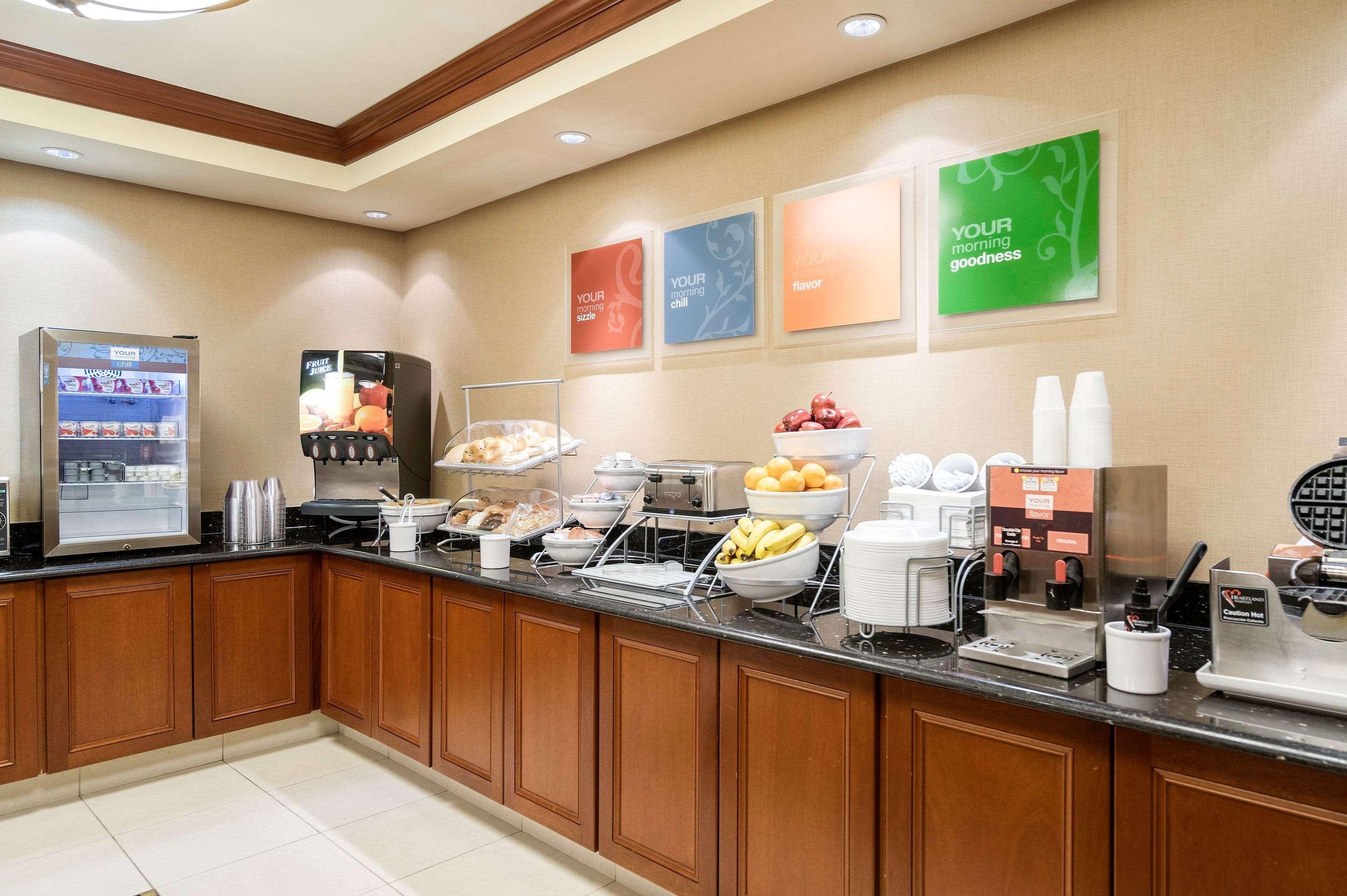 Comfort Inn & Suites Newark - Wilmington Extérieur photo