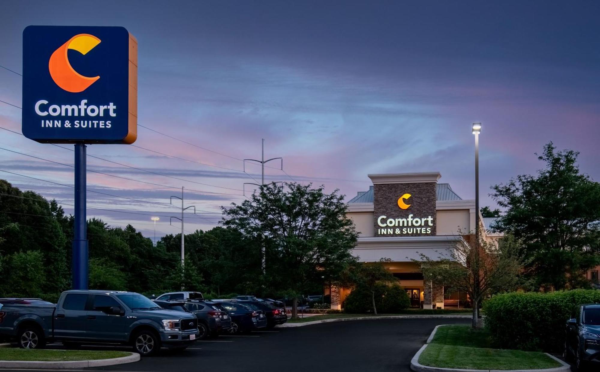 Comfort Inn & Suites Newark - Wilmington Extérieur photo