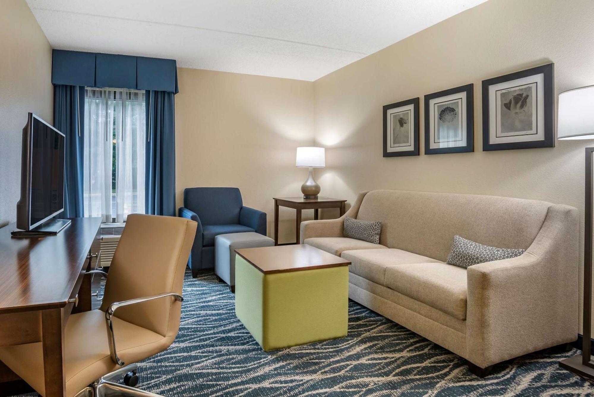 Comfort Inn & Suites Newark - Wilmington Extérieur photo