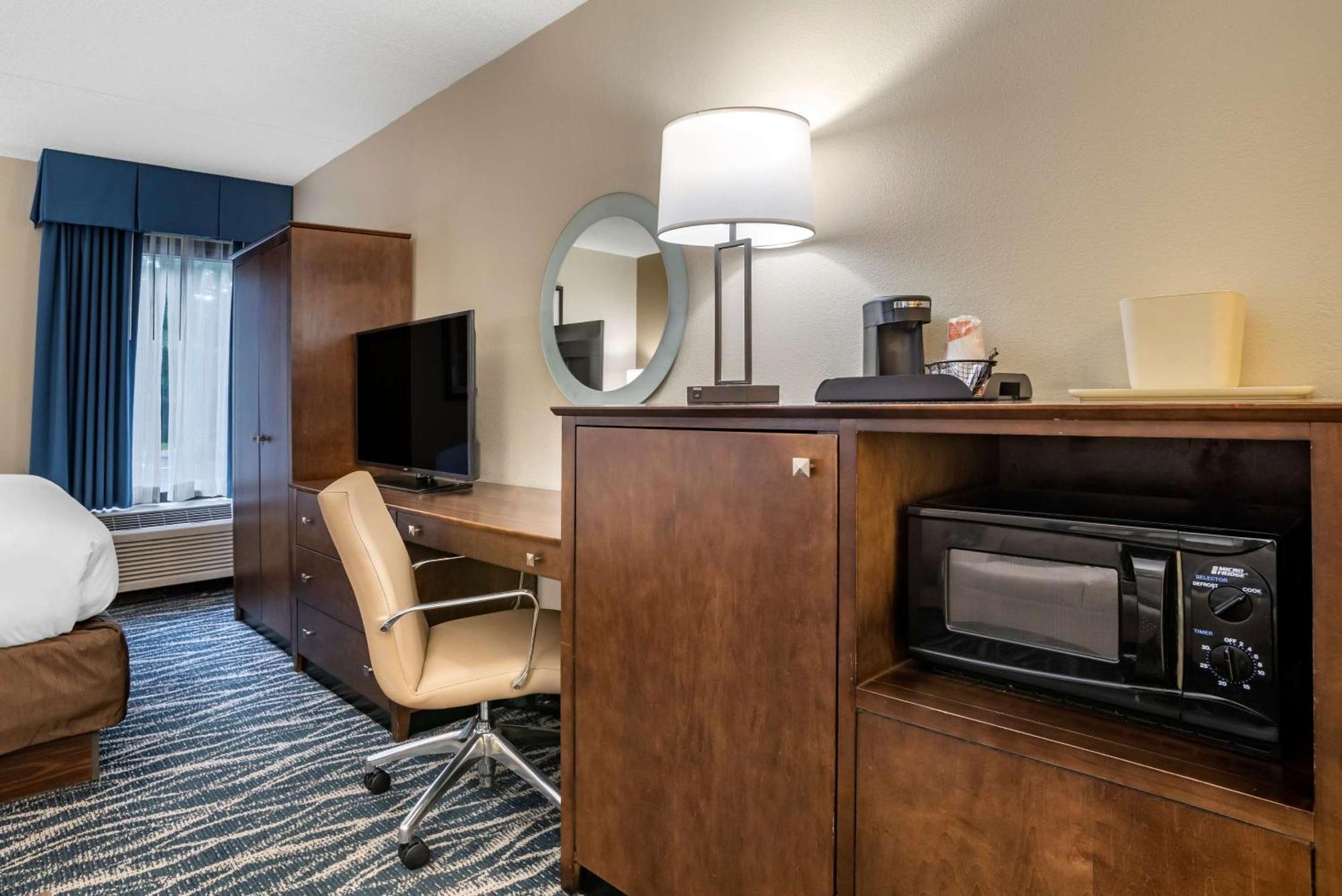Comfort Inn & Suites Newark - Wilmington Extérieur photo
