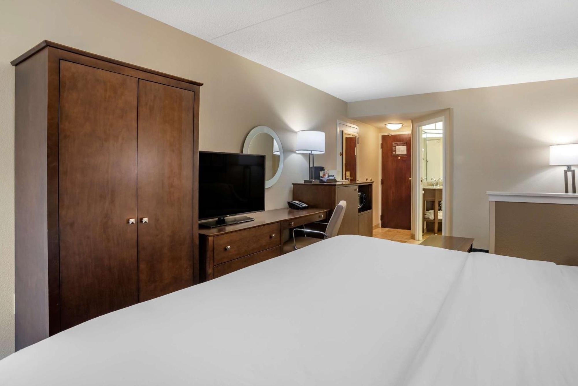 Comfort Inn & Suites Newark - Wilmington Extérieur photo