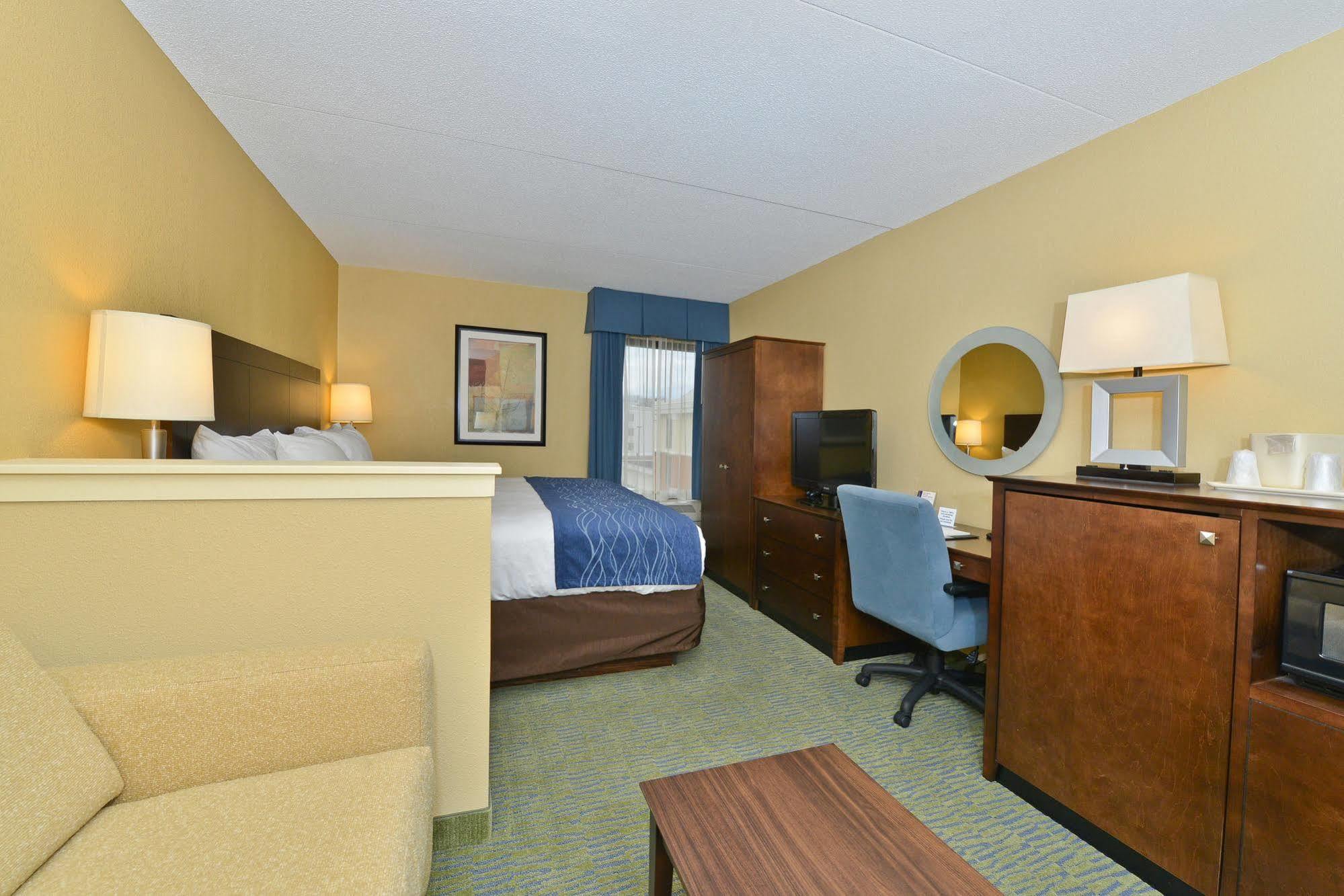 Comfort Inn & Suites Newark - Wilmington Extérieur photo